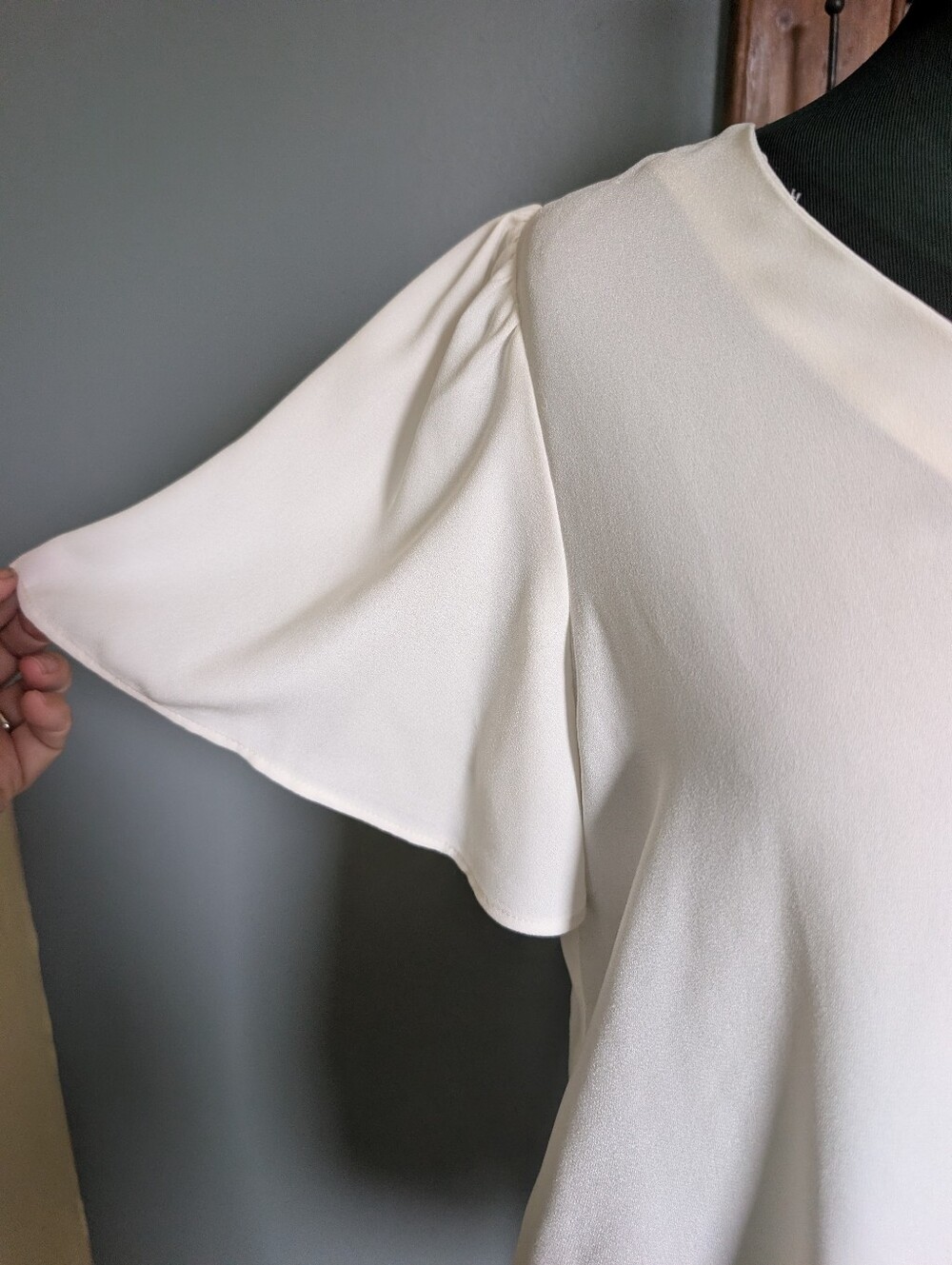Lauren Conrad Flutter Sleeve Cream Tie-Neck Blouse - Picture 10 of 12